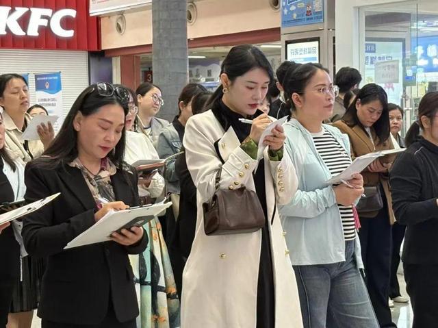 蛋放一个篮子里 拥抱新兴市场AG真人网站义乌商人不会把鸡(图2)