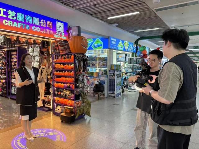 蛋放一个篮子里 拥抱新兴市场AG真人网站义乌商人不会把鸡(图1)